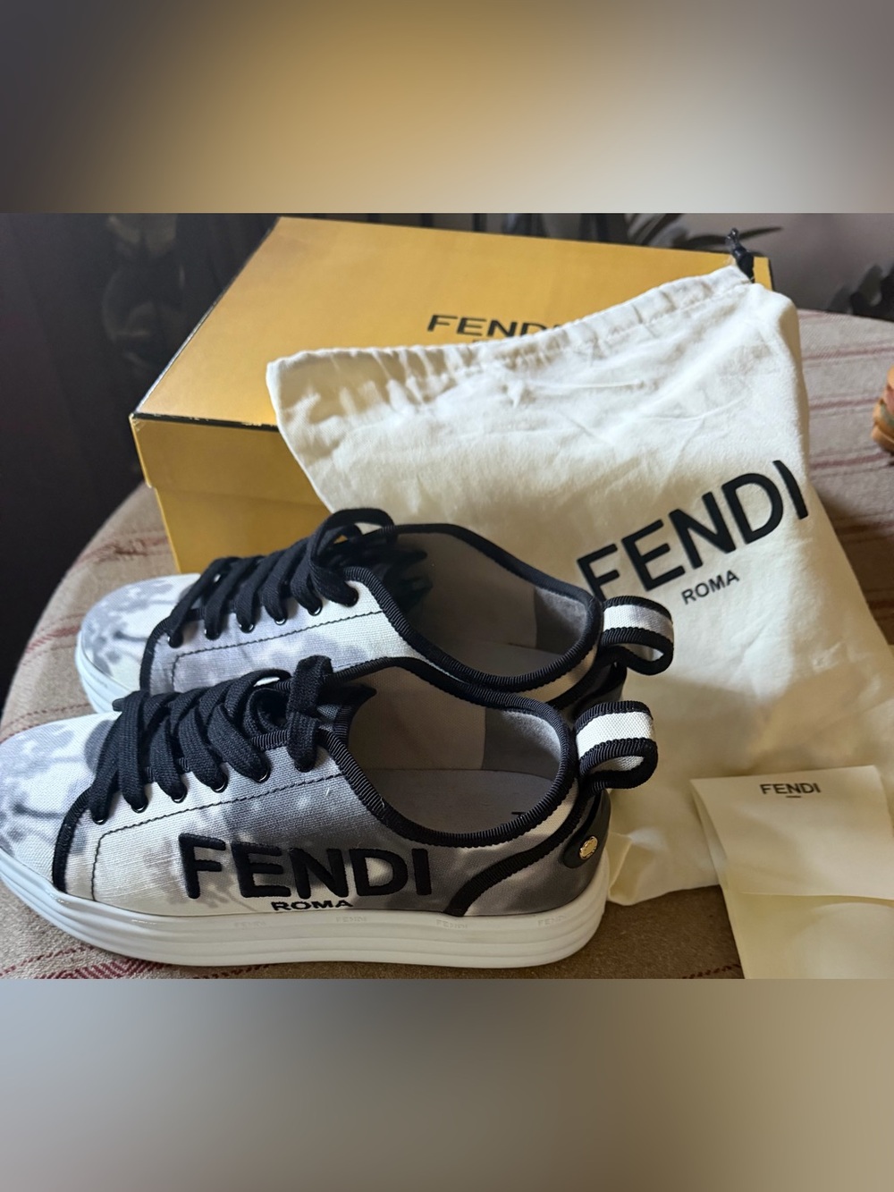 🔥Authentic Women’s Fendi canvas printed low top sneakers size 38 -size 7.5/8 US